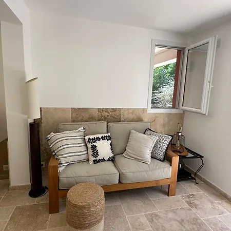 Miron Apartment
