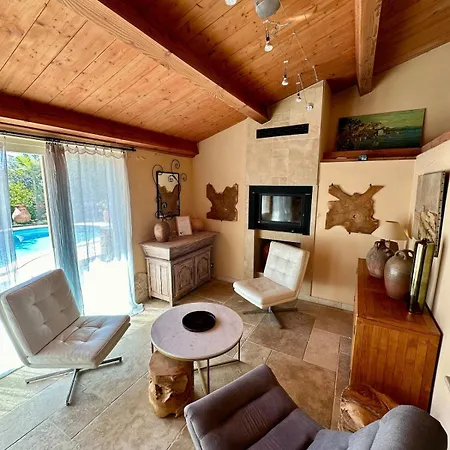 Miron Apartment